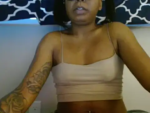 YaraBrynnn online show from 01.08.25