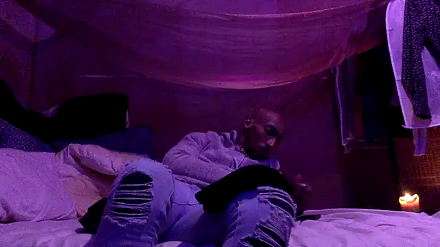 Snapshot of JdLove1 chatting on 03.05.25 JdLove1 online show from 03.05.25