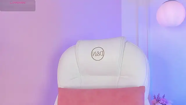 Lucy Vega online show from 11.10.25