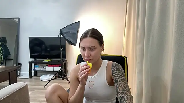 AnneBall online show from 12.03.24