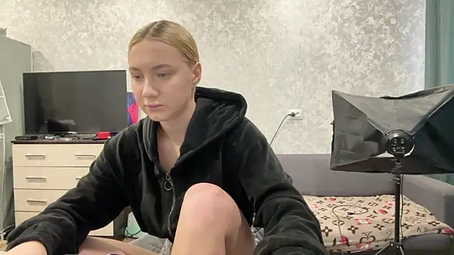 AnneBall online show from 02.03.25