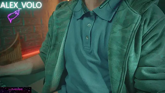 Snapshot of alex-volo chatting on 12.13.24 alex-volo online show from 12.13.24