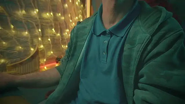 Snapshot of alex-volo chatting on 12.19.24 alex-volo online show from 12.19.24