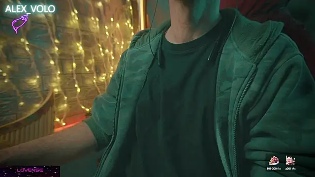 Snapshot of alex-volo chatting on 12.25.24 alex-volo online show from 12.25.24