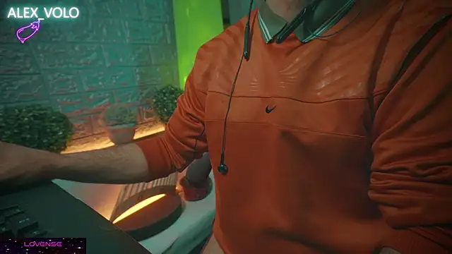 Snapshot of alex-volo chatting on 01.16.25 alex-volo online show from 01.16.25