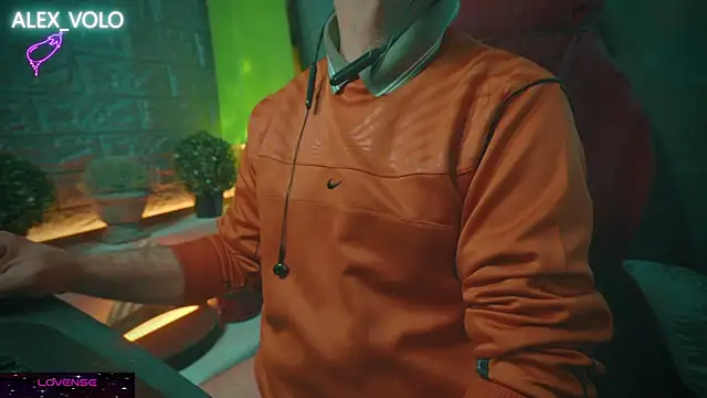 Snapshot of alex-volo chatting on 01.17.25 alex-volo online show from 01.17.25