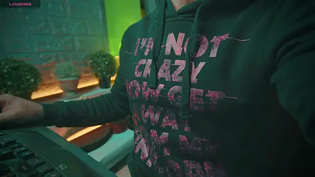 Snapshot of alex-volo chatting on 01.19.25 alex-volo online show from 01.19.25