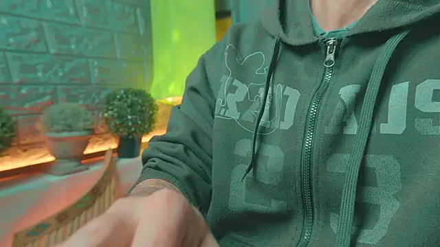 Snapshot of alex-volo chatting on 03.18.25 alex-volo online show from 03.18.25