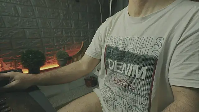 Snapshot of alex-volo chatting on 10.11.25 alex-volo online show from 10.11.25