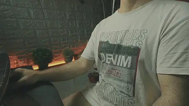 Snapshot of alex-volo chatting on 10.12.25 alex-volo online show from 10.12.25