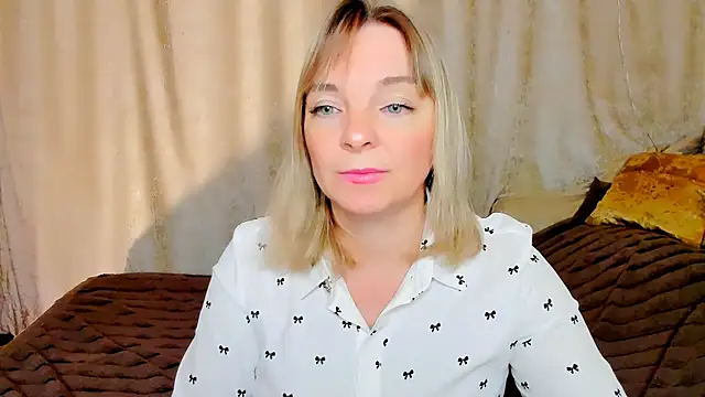 Regina  blue online show from 11.02.25