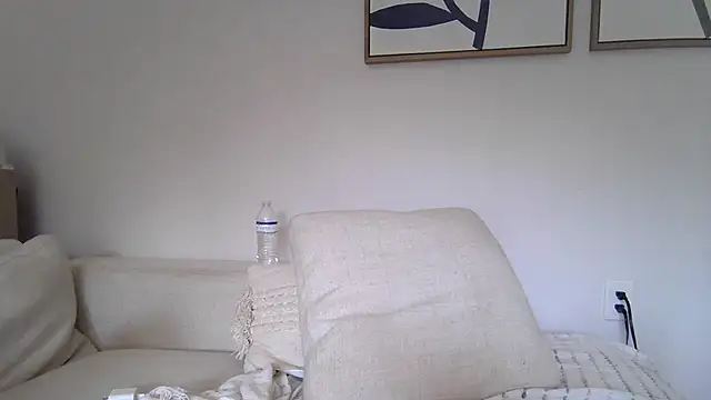 Snapshot of badblondebunny chatting on 12.02.25 badblondebunny online show from 12.02.25