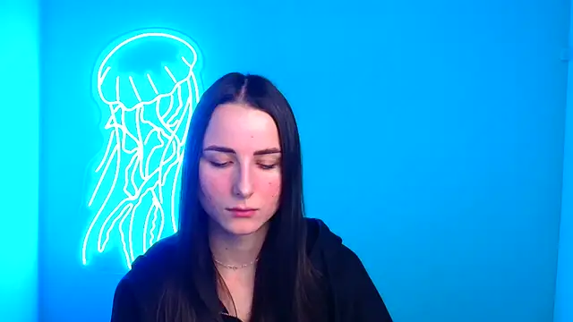 Eva Janee online show from 12.05.24