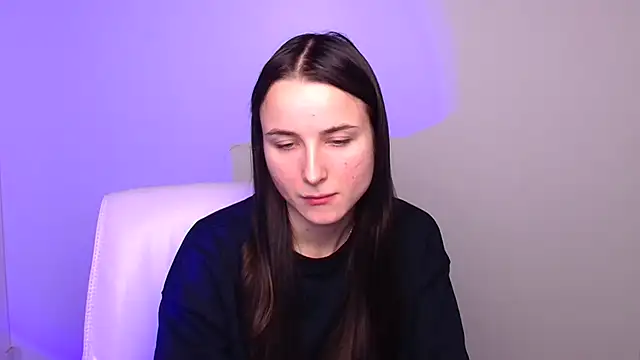 Eva Janee online show from 12.06.24