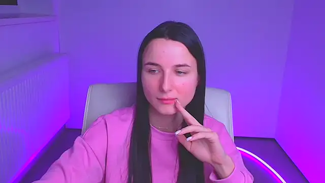 Eva Janee online show from 01.08.25