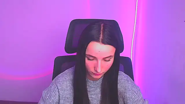 Eva Janee online show from 01.10.25