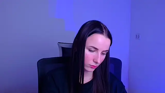 Eva Janee online show from 02.12.25