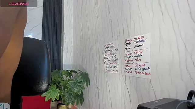 Snapshot of Jack_Muscles69_ chatting on 12.20.24 Jack Muscles69 online show from 12.20.24