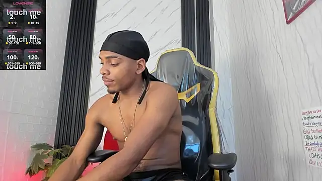 Snapshot of Jack_Muscles69_ chatting on 02.02.25 Jack Muscles69 online show from 02.02.25