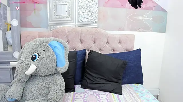 EvaaLovia1 online show from 03.05.25