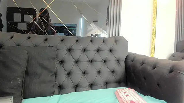 EvaaLovia1 online show from 02.05.26