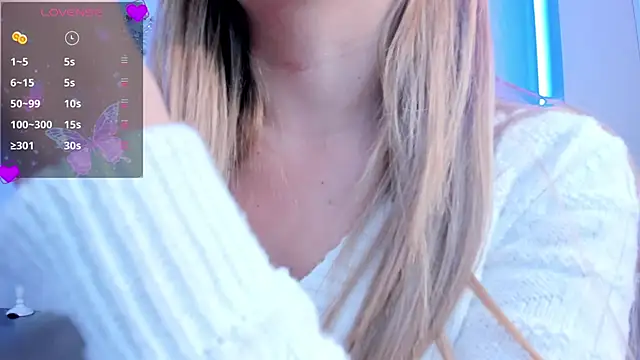 Snapshot of EvaaLovia1 chatting on 04.30.26 EvaaLovia1 online show from 04.30.26