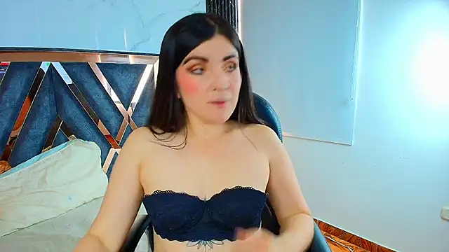 Snapshot of Amara_vega chatting on 10.23.25 Amara vega online show from 10.23.25