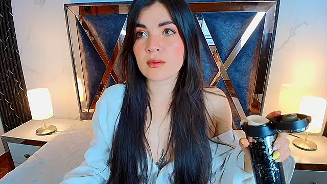 Snapshot of Amara_vega chatting on 11.14.25 Amara vega online show from 11.14.25