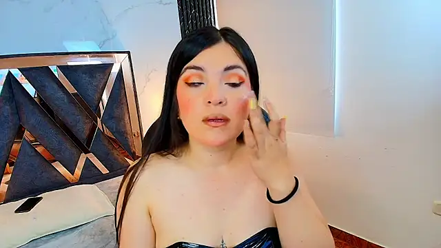 Snapshot of Amara_vega chatting on 11.15.25 Amara vega online show from 11.15.25