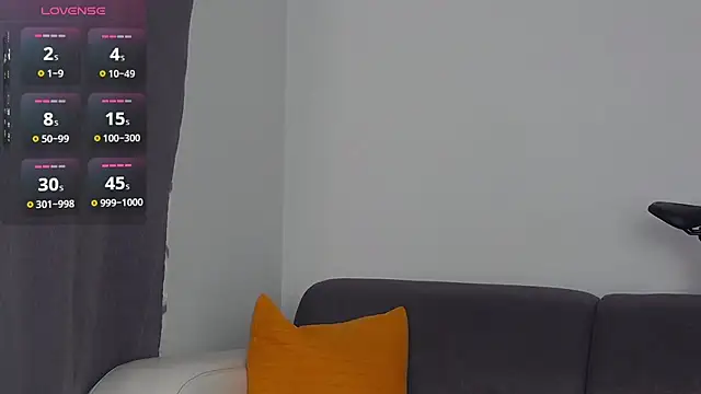 Snapshot of Nobodyforever chatting on 02.08.25 Nobodyforever online show from 02.08.25