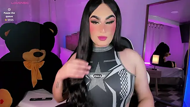 Snapshot of alexia_mattel chatting on 11.22.25 alexia mattel online show from 11.22.25