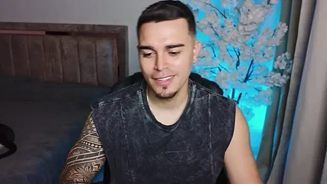 Axel Big cock online show from 07.25.26