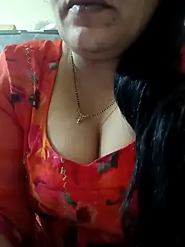 Snapshot of sneha_rose chatting on 01.14.25 sneha rose online show from 01.14.25