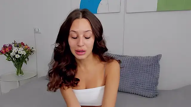 Snapshot of SelenaRousey chatting on 09.26.25 SelenaRousey online show from 09.26.25