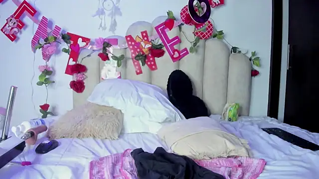 NaomiAsha online show from 02.15.25