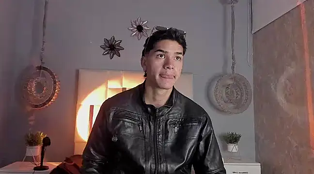 Snapshot of AndyPalmer_ chatting on 12.21.24 AndyPalmer online show from 12.21.24