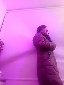 AlexandraJones  online show from 03.14.25