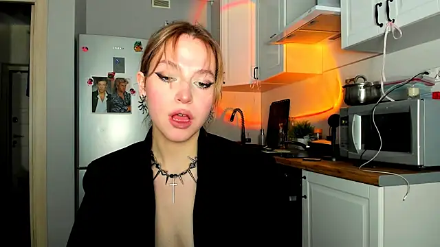 Niky  Jess online show from 02.17.25