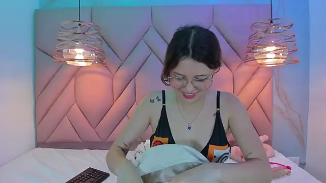 AngelaaCute  online show from 01.18.25