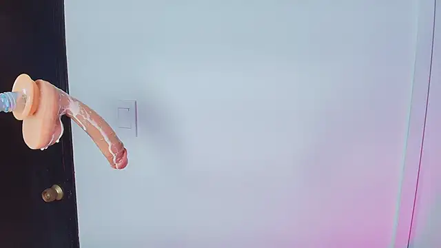 Lizz Tender online show from 02.20.25