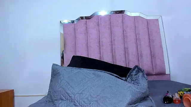 Snapshot of anisha_x chatting on 02.24.25 anisha x online show from 02.24.25