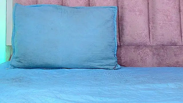 Snapshot of anisha_x chatting on 09.12.25 anisha x online show from 09.12.25