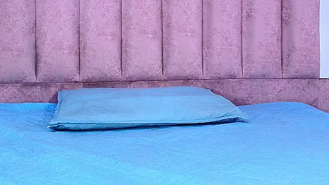 Snapshot of anisha_x chatting on 09.13.25 anisha x online show from 09.13.25