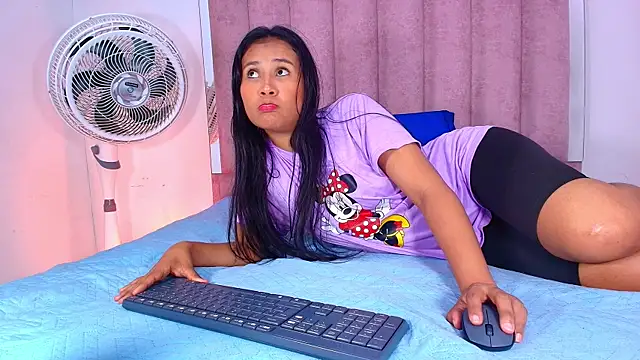 Snapshot of anisha_x chatting on 09.17.25 anisha x online show from 09.17.25