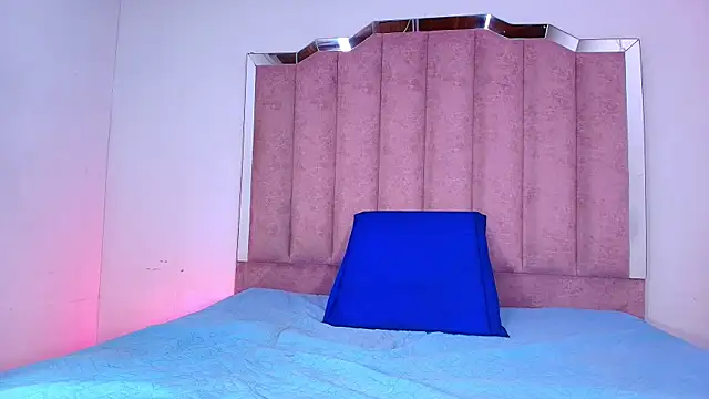 Snapshot of anisha_x chatting on 09.19.25 anisha x online show from 09.19.25