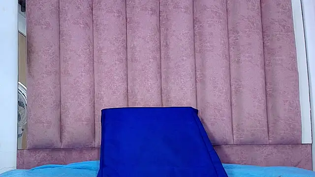 Snapshot of anisha_x chatting on 10.24.25 anisha x online show from 10.24.25