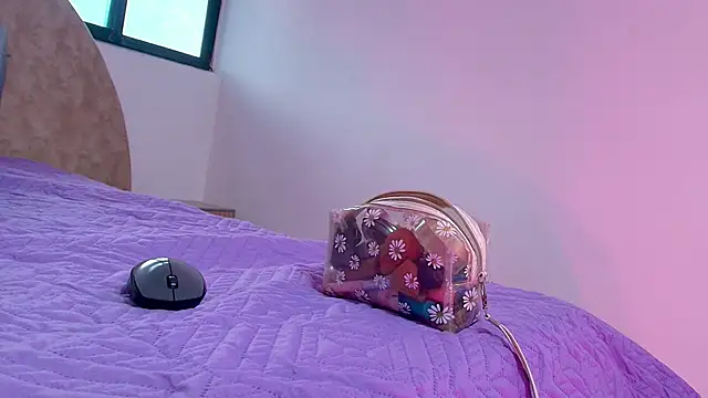 Snapshot of anisha_x chatting on 11.12.25 anisha x online show from 11.12.25