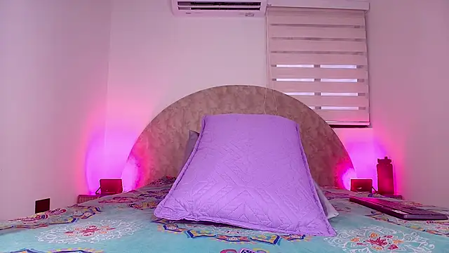 Snapshot of anisha_x chatting on 11.23.25 anisha x online show from 11.23.25