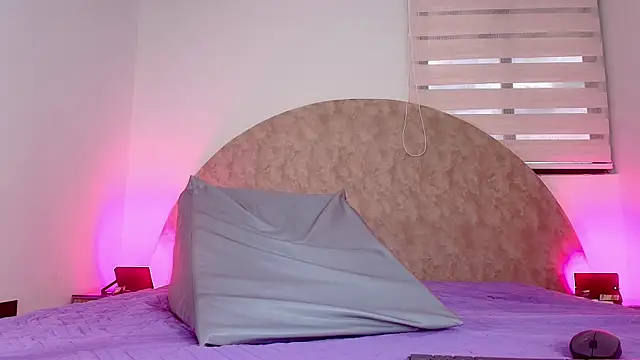 Snapshot of anisha_x chatting on 11.24.25 anisha x online show from 11.24.25