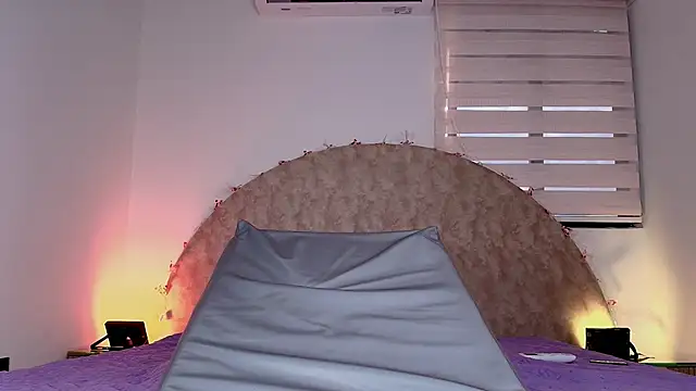 Snapshot of anisha_x chatting on 11.29.25 anisha x online show from 11.29.25